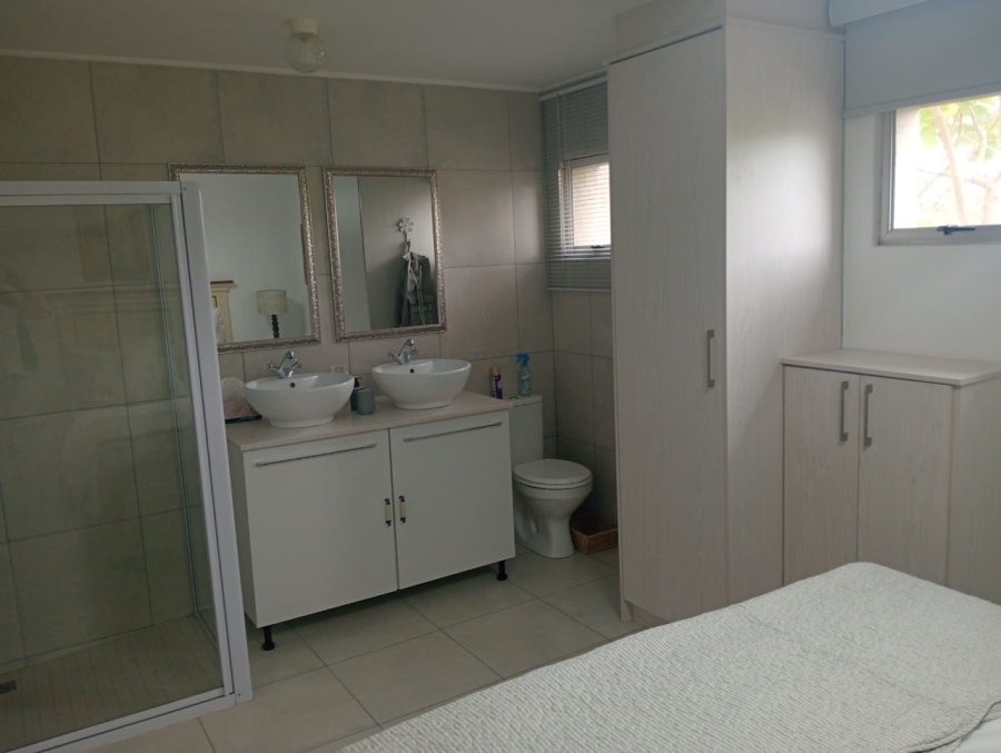 3 Bedroom Property for Sale in Wavecrest Eastern Cape